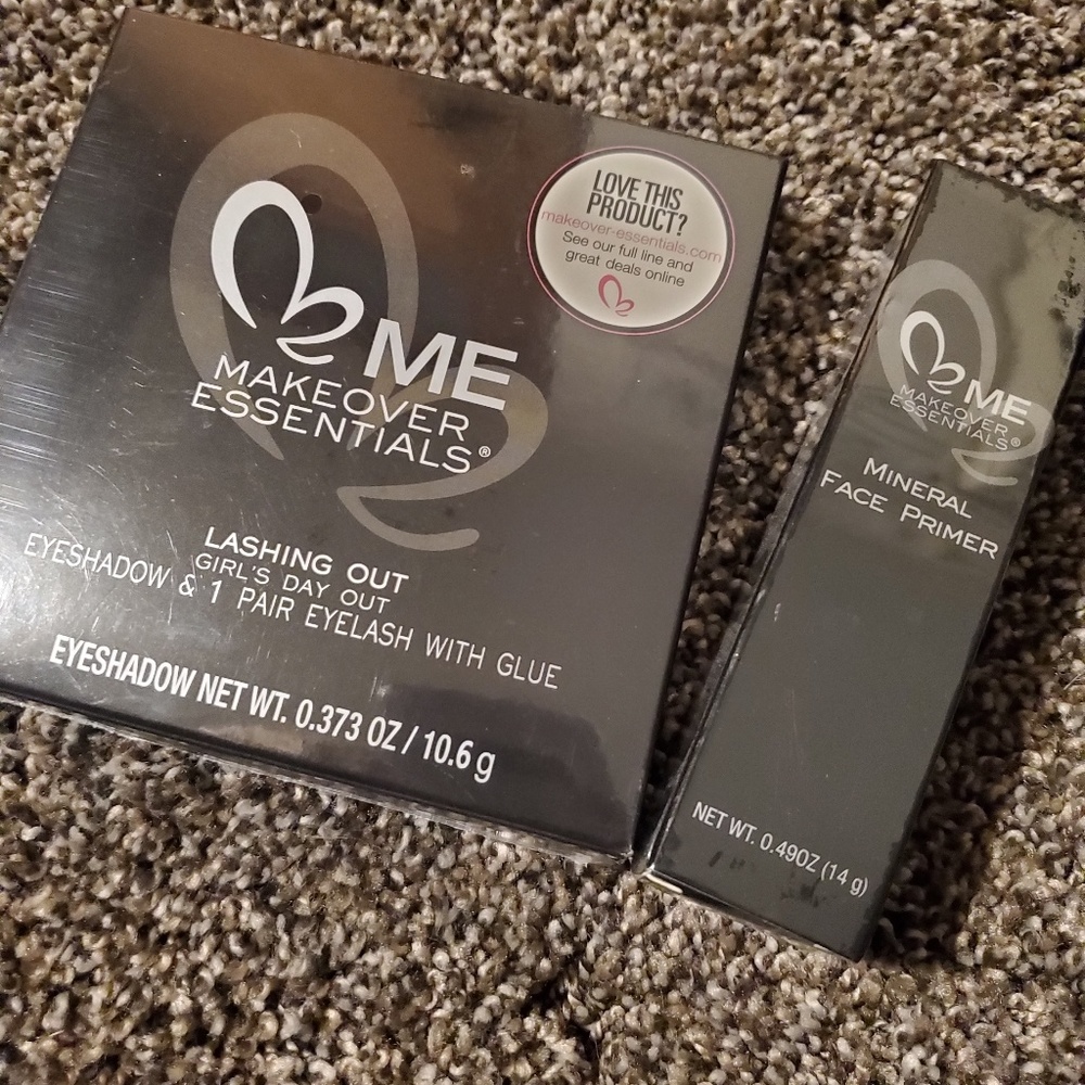 Makeover Essentials Primer and Eyeshadow kit